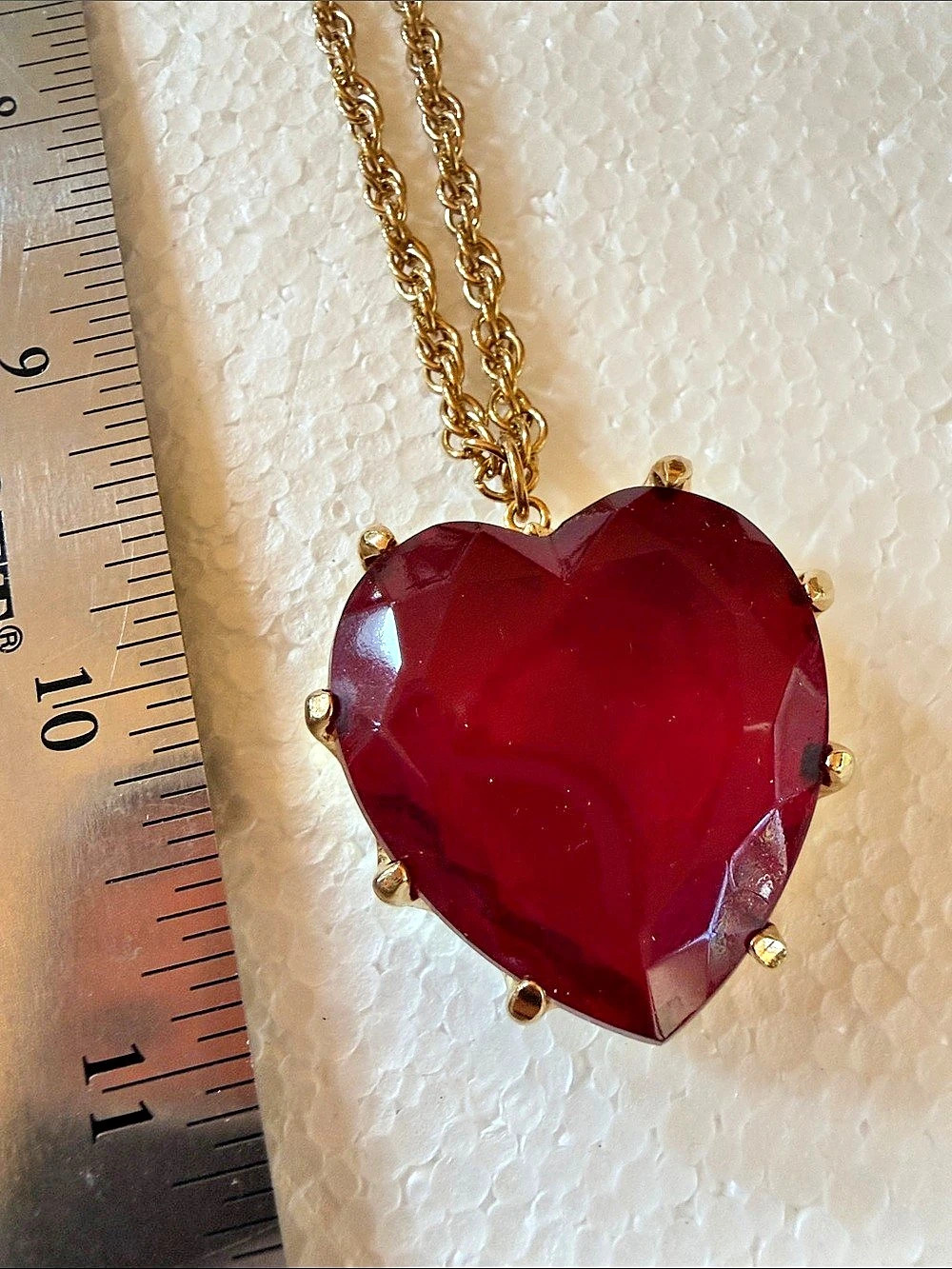 Vintage women’s necklace Red Heart Glass Pendant Necklace